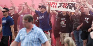 Fußball-Hooligans liefern sich Massenschlägerei in Graz