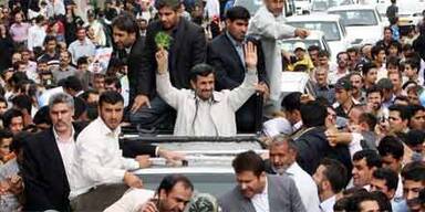 Ahmadinejad überlebt Anschlag im Iran