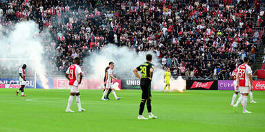 Ajax gegen Feyenoord: Abbruch wegen Pyro-Chaoten