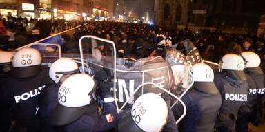 Demo: Volksanwalt kritisiert Polizei