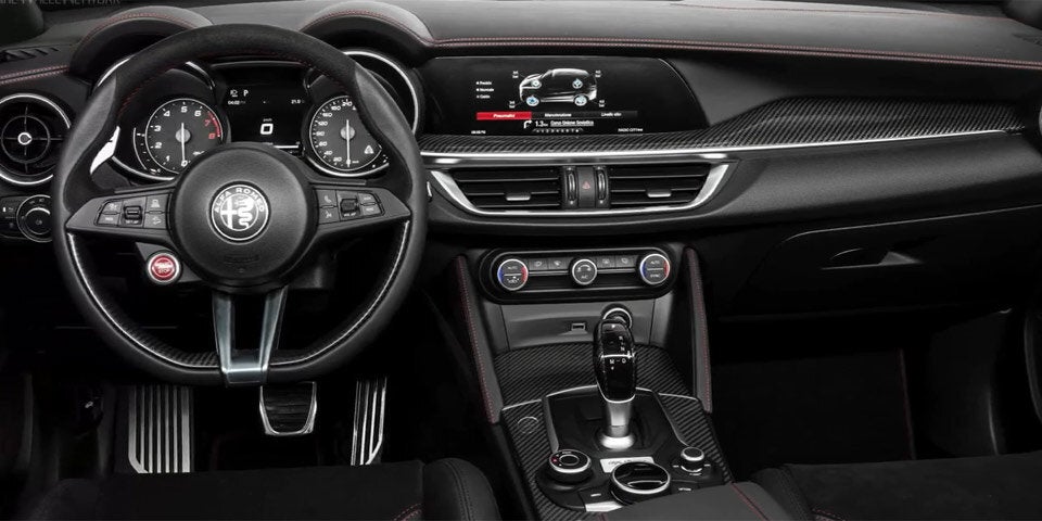 Giulia und Stelvio starten als
