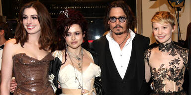 Anne Hathaway, Helena Bonham Carter, Johnny Depp, Mia Wasikowska