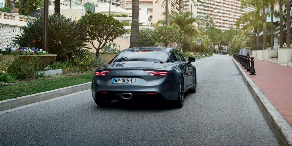 Alpine A110 „Pure“ & „Légende“ starten