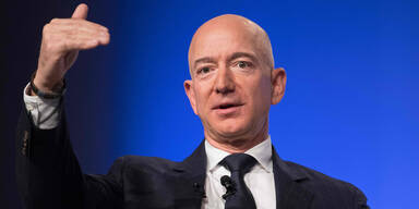 Mitarbeiter lässt seinen Boss Bezos auffliegen