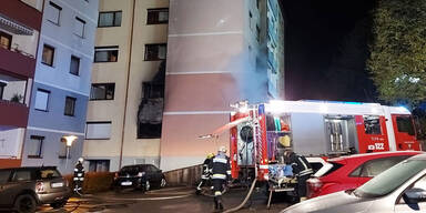 Brand in Mehrparteienhaus: Rund 50 Personen evakuiert