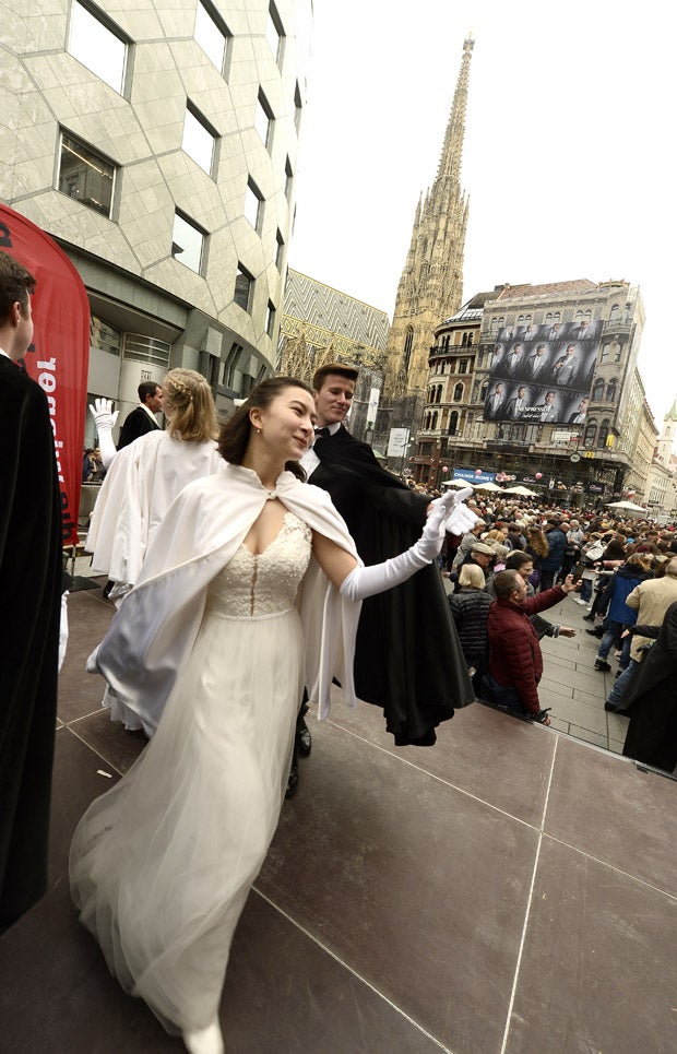 Wien tanzte wieder in den Fasching