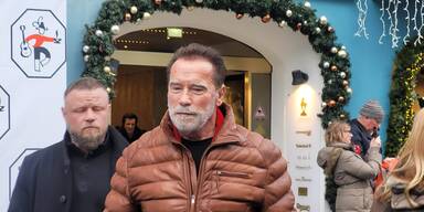 Arnold Schwarzenegger beim Kitz-Shopping