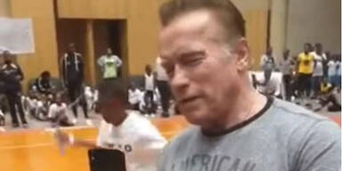Schwarzenegger Arnie Attacke