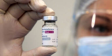 Impf-Paukenschlag! Gremium empfiehlt Fortsetzung der AstraZeneca-Impfung