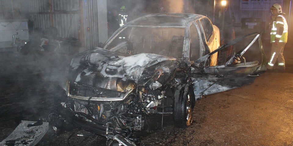 Auto brannte in ÖAMTC-Halle völlig aus