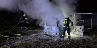 Polizei ermittelt nach Autobrand in Wels