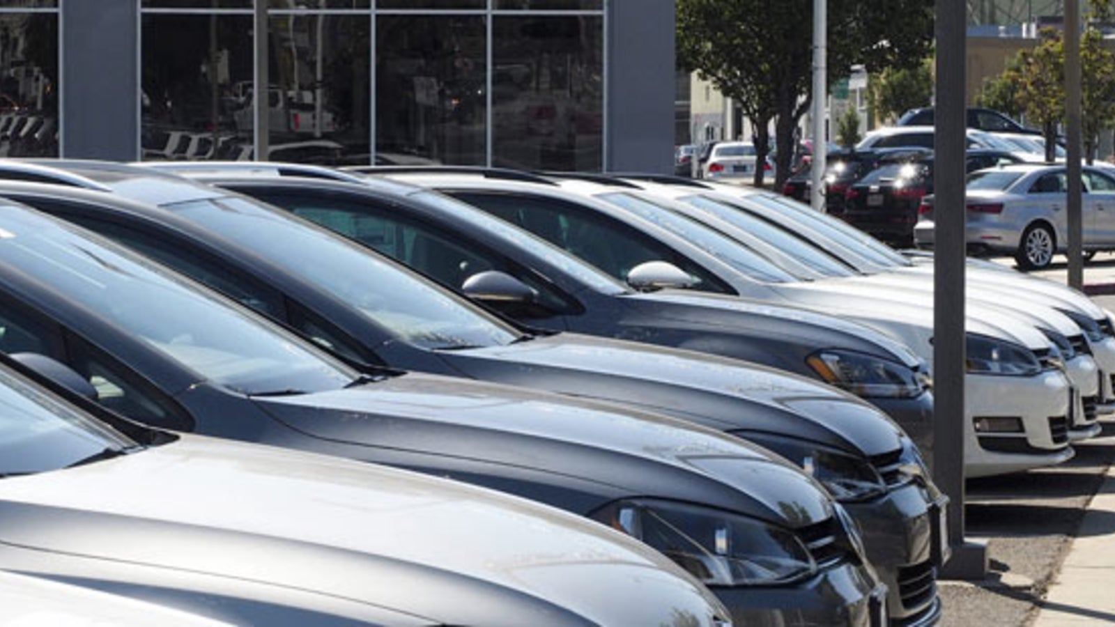 Lieferzeiten für bestimmte Neuwagen schon über 1 Jahr - oe24.at