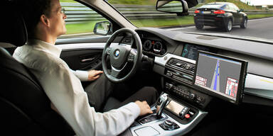 BMW schickt autonome Autos durch München