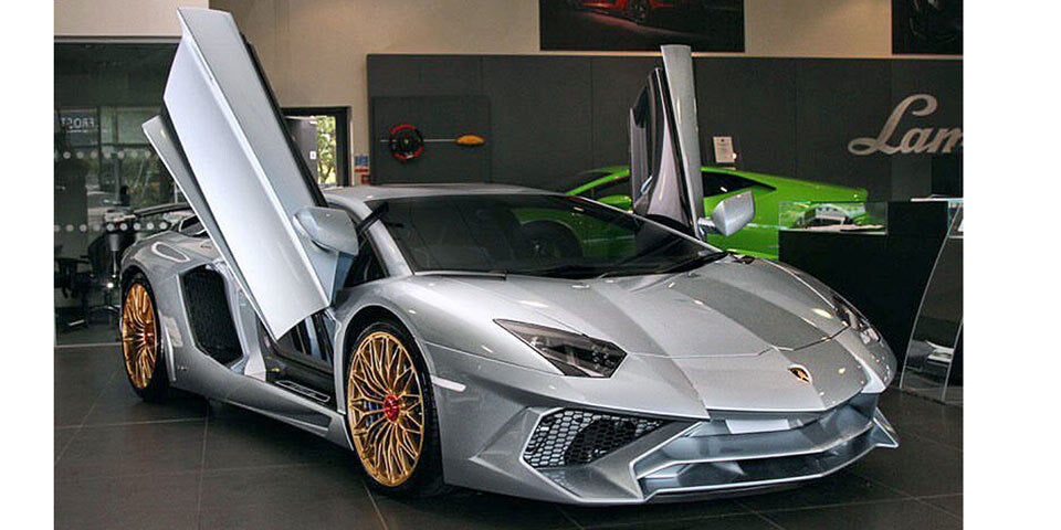 Letzter Aventador SV setzt auf Porsche-Lack