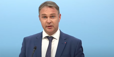 SPÖ-Chef Babler spricht zu Nehammer-Video.
