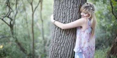 Wie Bäume umarmen vor Krebs schützt