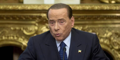 Berlusconi kündigt Comeback an