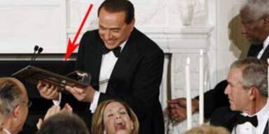 Berlusconi zerstört Bushs Rednerpult