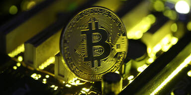 Bitcoin flirtet mit 12.000er Marke