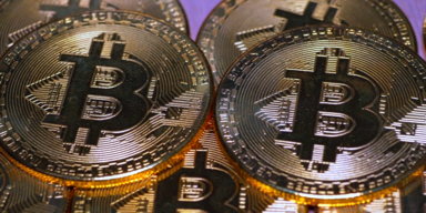 Bitcoin fällt auf Viermonatstief