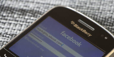 Mega-Zoff zwischen Facebook & Blackberry