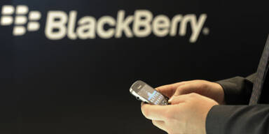 Blackberry greift Apple und Google an