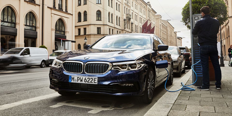 BMW 5er Plug-in-Hybrid jetzt viel besser