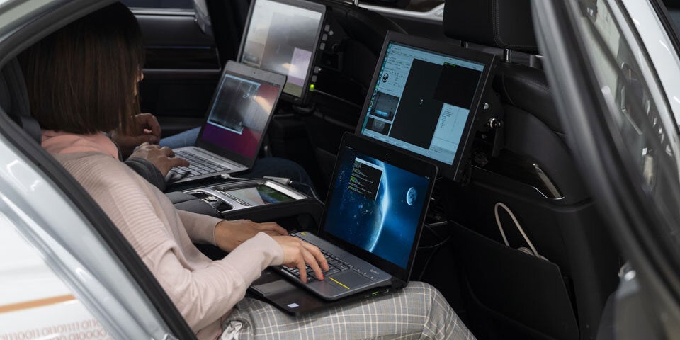 Hier entwickelt BMW seine Roboterautos