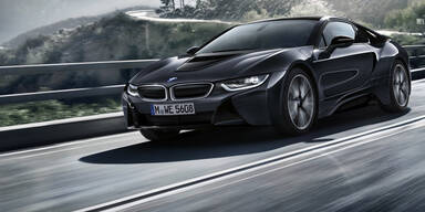 BMW greift mit besonderem i8 an