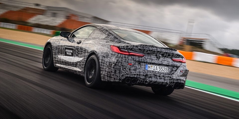 BMW lässt neuen M8 von der Leine