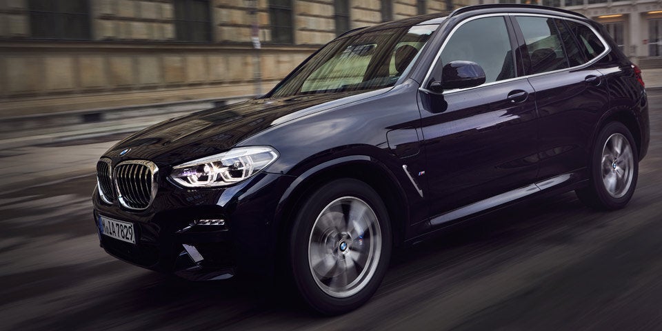 BMW X3 startet mit Plug-in-Hybrid