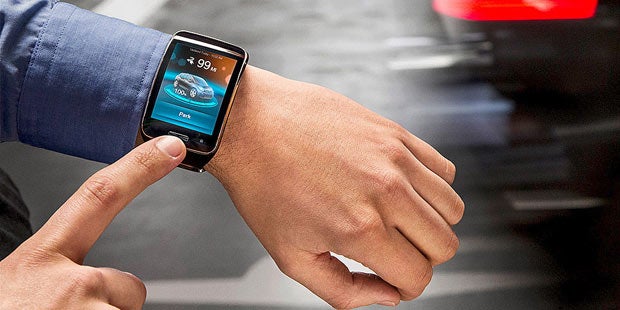 Dieser BMW i3 parkt ganz alleine ein