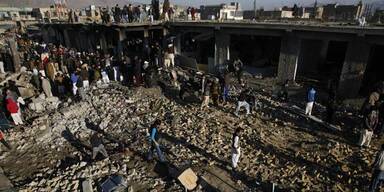 Bombe fordert über 80 Tote in Pakistan