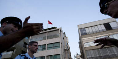 Mann dringt in türkische Botschaft ein