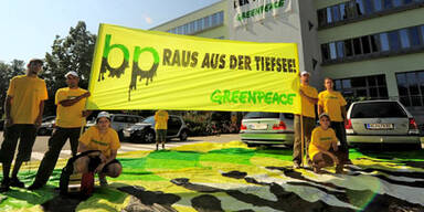 Greenpeace stürmt BP-Zentrale