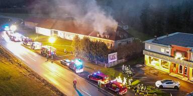 Das Dachgeschoss des Hauses stand unter Vollbrand.