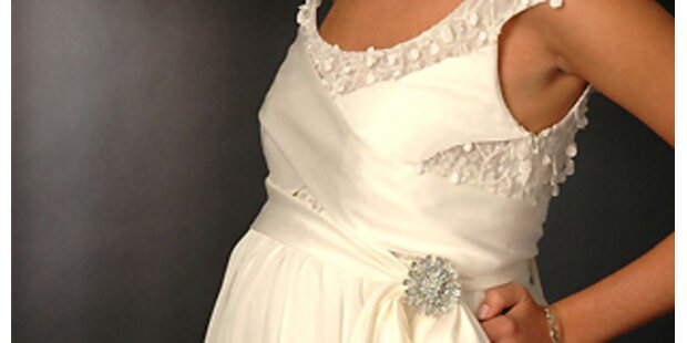 Schwangere Bräute heiraten ganz in Weiß