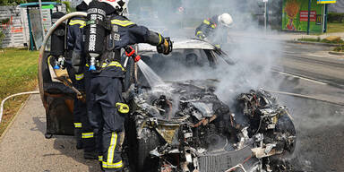Auto in Brunn am Gebirge völlig ausgebrannt