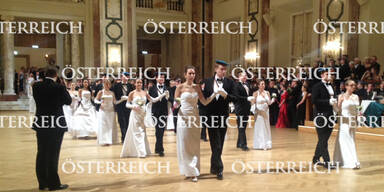 ÖSTERREICH undercover beim Ball