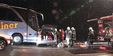 Bus Auto Unfall