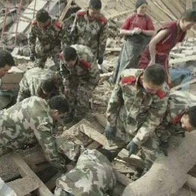 Schweres Erdbeben erschüttert China