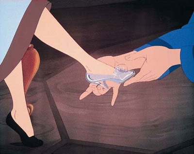 Disney & Louboutin enthüllen Cinderella-Schuh