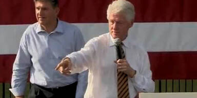 Frau fällt vor Bill Clinton in Ohnmacht