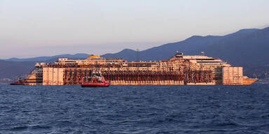 Costa Concordia in Genua angekommen