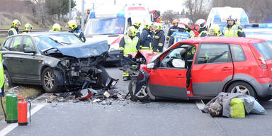Horror-Crash in NÖ: 6 Verletzte – darunter 2 Kinder