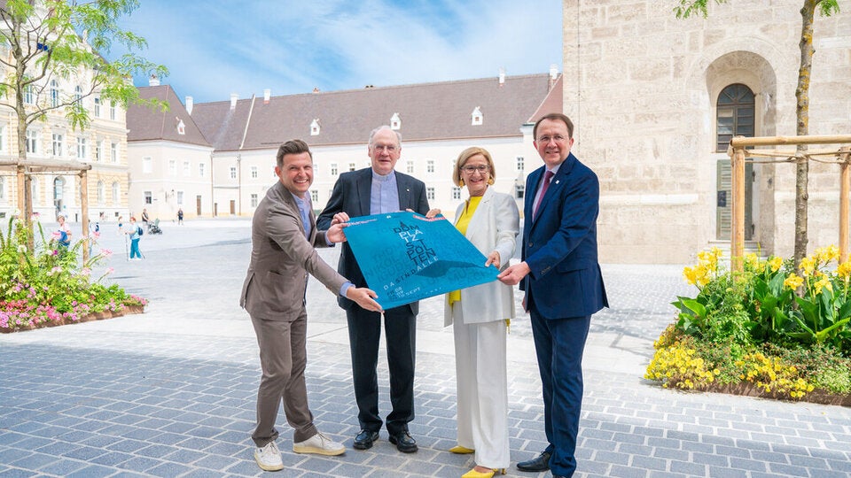 St. Pölten feiert neu gestalteten Domplatz