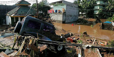 50 Tote nach Dammbruch in Indonesien
