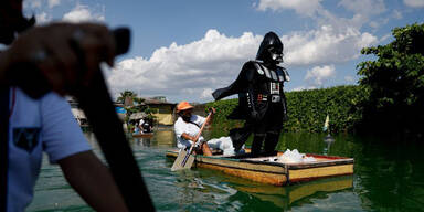 Star-Wars-Tag: "Darth Vader" kontrolliert "Lockdown"