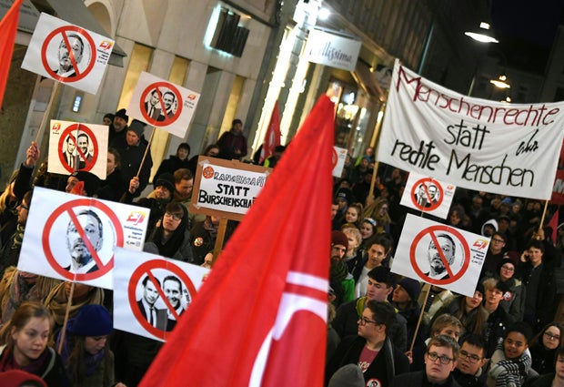 Demo gegen Regierung &