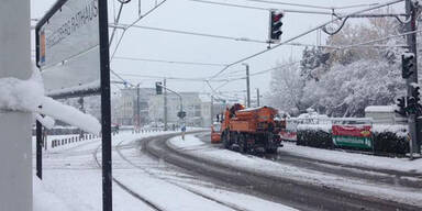 Schnee-Verkehrschaos in Deutschland